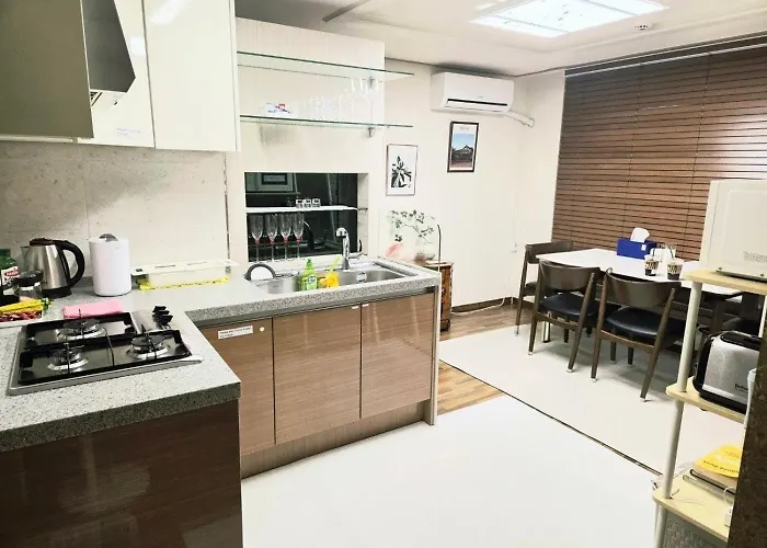 아파트 Stroll&stay 步行道住宿 Your Perfect 6mins To Wolgok Station, 3bed1bath, Streamwalk, Free Parking, Cozy And Quiet Stay, Korea Uni, Kyeonghee Uni 서울특별시
