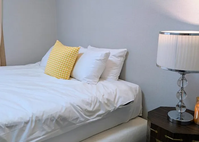 Stroll&stay 步行道住宿 Your Perfect 6mins To Wolgok Station, 3bed1bath, Streamwalk, Free Parking, Cozy And Quiet Stay, Korea Uni, Kyeonghee Uni * 서울특별시