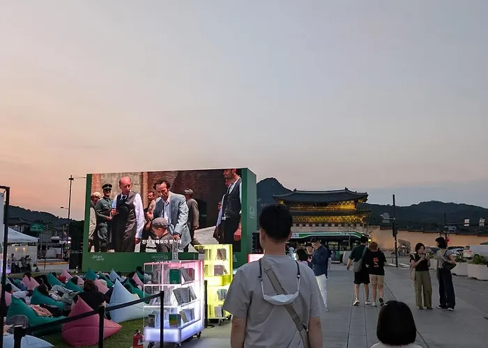Stroll&stay 步行道住宿 Your Perfect 6mins To Wolgok Station, 3bed1bath, Streamwalk, Free Parking, Cozy And Quiet Stay, Korea Uni, Kyeonghee Uni *