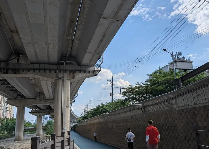 Stroll&stay 步行道住宿 Your Perfect 6mins To Wolgok Station, 3bed1bath, Streamwalk, Free Parking, Cozy And Quiet Stay, Korea Uni, Kyeonghee Uni * 서울특별시