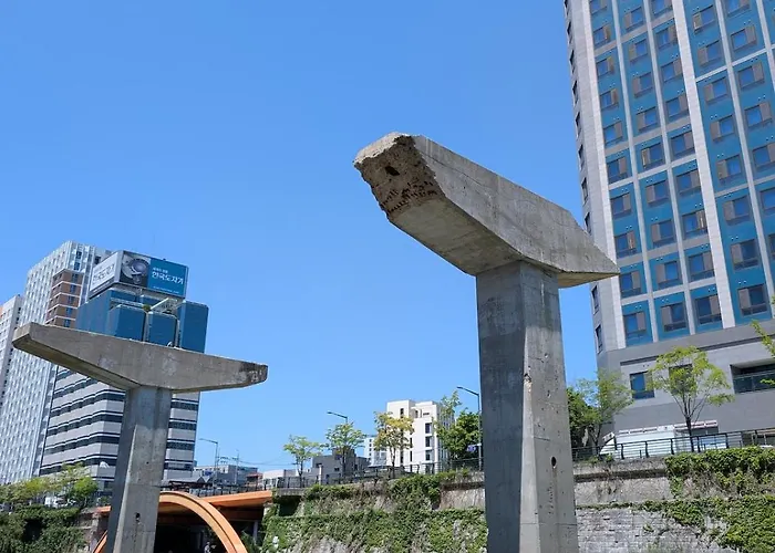 Stroll&stay 步行道住宿 Your Perfect 6mins To Wolgok Station, 3bed1bath, Streamwalk, Free Parking, Cozy And Quiet Stay, Korea Uni, Kyeonghee Uni *