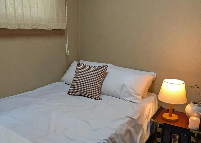 Stroll&stay 步行道住宿 Your Perfect 6mins To Wolgok Station, 3bed1bath, Streamwalk, Free Parking, Cozy And Quiet Stay, Korea Uni, Kyeonghee Uni * 서울특별시