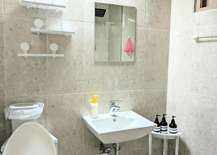 Stroll&stay 步行道住宿 Your Perfect 6mins To Wolgok Station, 3bed1bath, Streamwalk, Free Parking, Cozy And Quiet Stay, Korea Uni, Kyeonghee Uni * 서울특별시