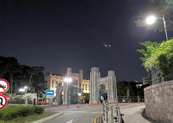 Stroll&stay 步行道住宿 Your Perfect 6mins To Wolgok Station, 3bed1bath, Streamwalk, Free Parking, Cozy And Quiet Stay, Korea Uni, Kyeonghee Uni 아파트