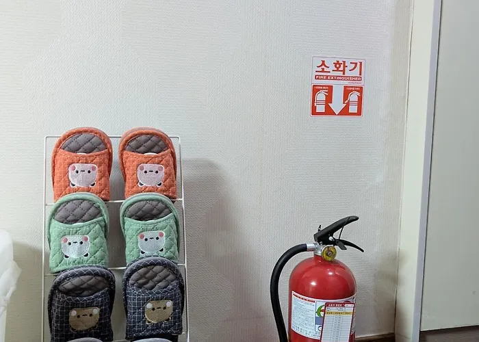 Stroll&stay 步行道住宿 Your Perfect 6mins To Wolgok Station, 3bed1bath, Streamwalk, Free Parking, Cozy And Quiet Stay, Korea Uni, Kyeonghee Uni * 서울특별시